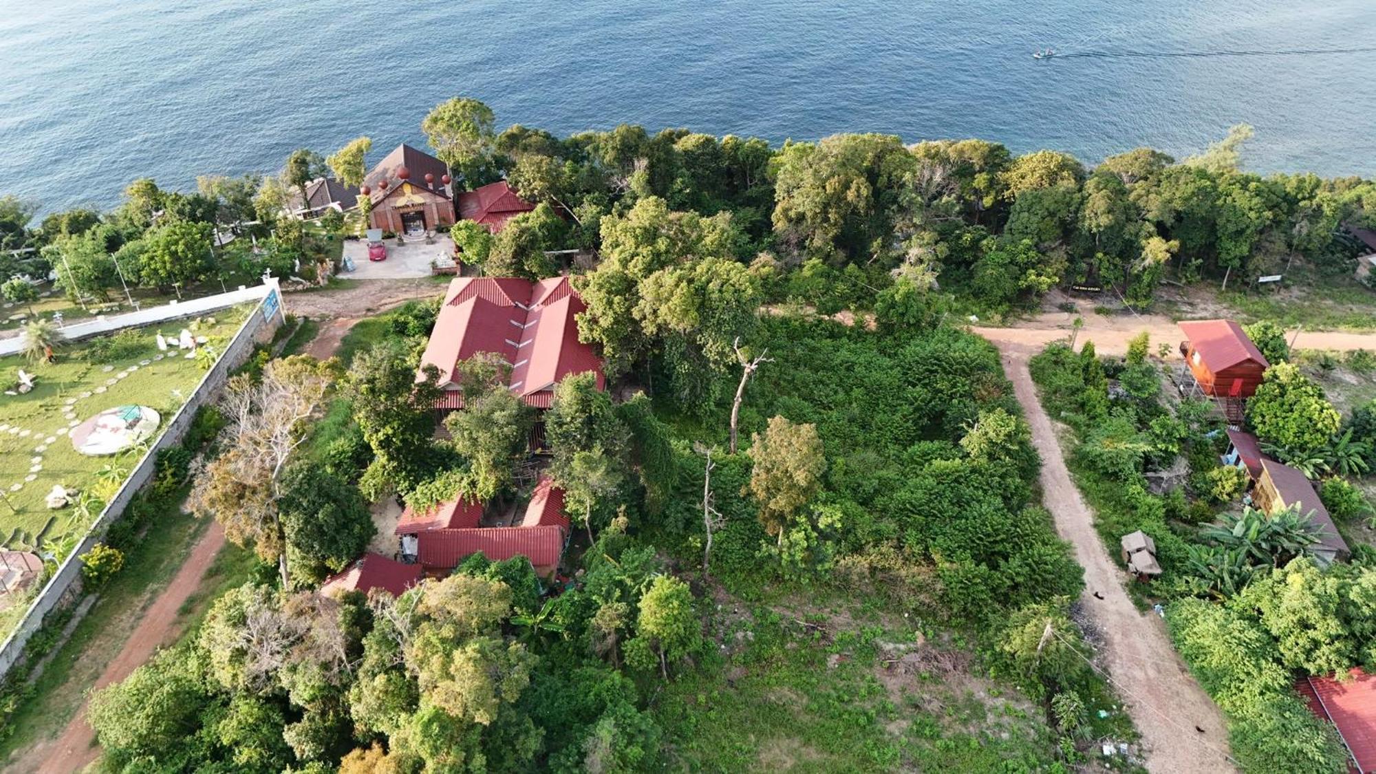The Cliff Hostel, M'Pay Bay Koh Rong Sanloem Buitenkant foto